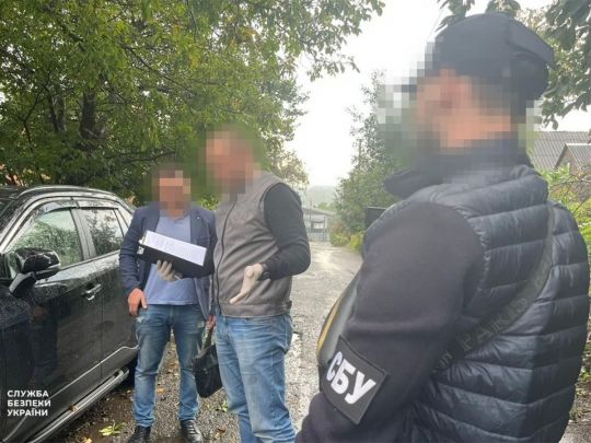 Збували «дурь» на території Дарницького та Дніпровського районів: у Києві затримано розповсюджувачів наркотиків