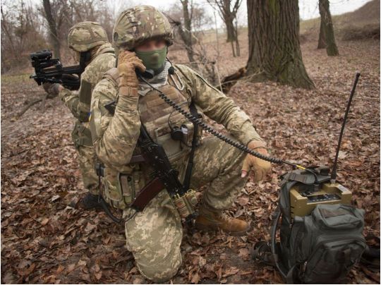 ЗСУ знищують живу силу та техніку ворога, у відповідь окупанти проводять «евакуацію» мирного населення, — Генштаб
