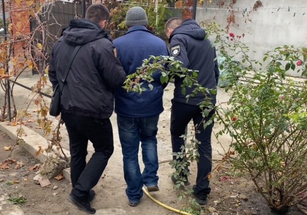 Зарезал женщину скальпелем и забил до смерти мужчину: жителя Одесской области подозревают в двойном убийстве