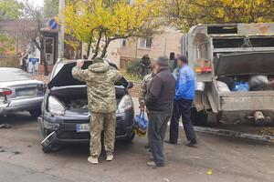 Под Одессой произошло ДТП с участием шести автомобилей: пострадали два человека, в том числе прохожая