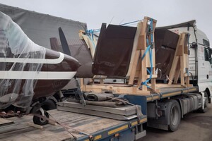 В Одессе на таможне изъяли американский самолет: его пытались провезти на прицепе грузовика в Молдову
