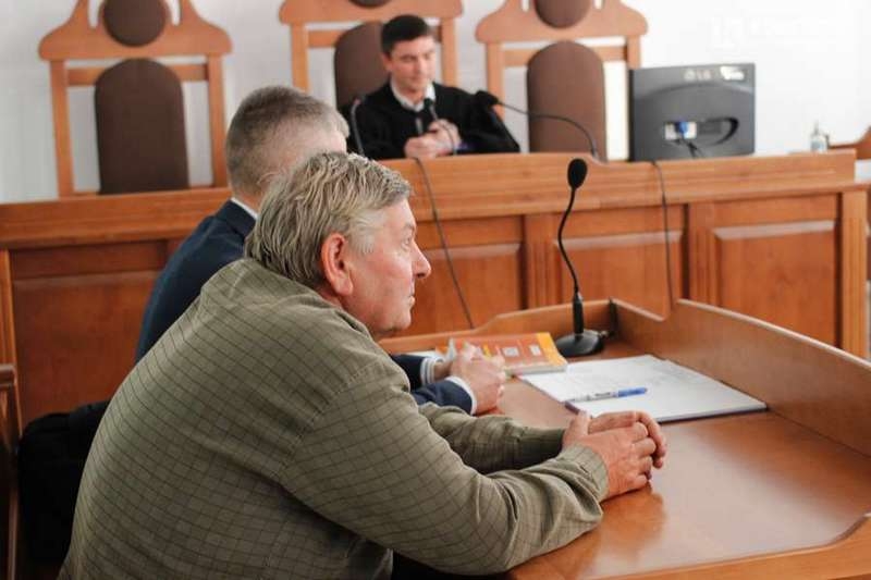 «Кошти за загиблу на війні дочку отримав? То плати»: на Волині священник судиться із батьком бойової медички, яка загинула на Донбасі