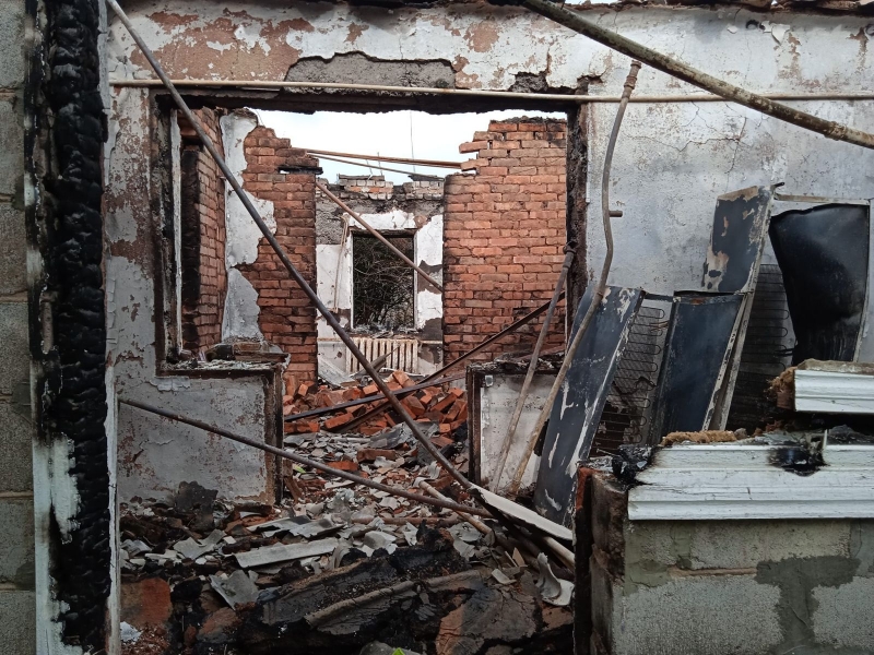 «Снаряд потрапив прямо у двір, чоловіка контузило, у жінки перелом таза»: боєць про зруйновані рашистами села