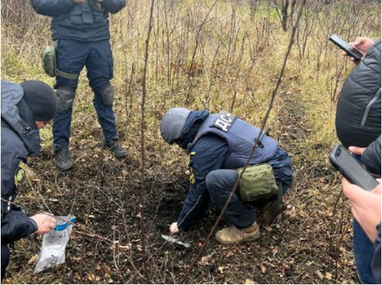 Страшні «подарунки» окупантів: у Харкові двоє підлітків постраждали внаслідок вибуху касетного боєприпасу