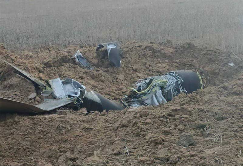 Масований ракетний обстріл України 29 грудня: у кількох районах Київської області виявили уламки збитих ракет (фото)