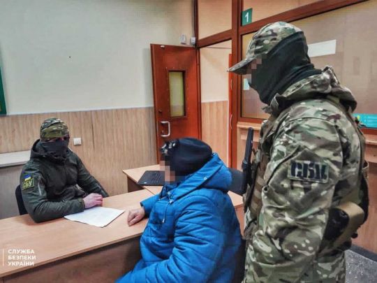 Обіцяла сухпайки за підтримку рф: у Лимані затримали «щедру» колаборантку
