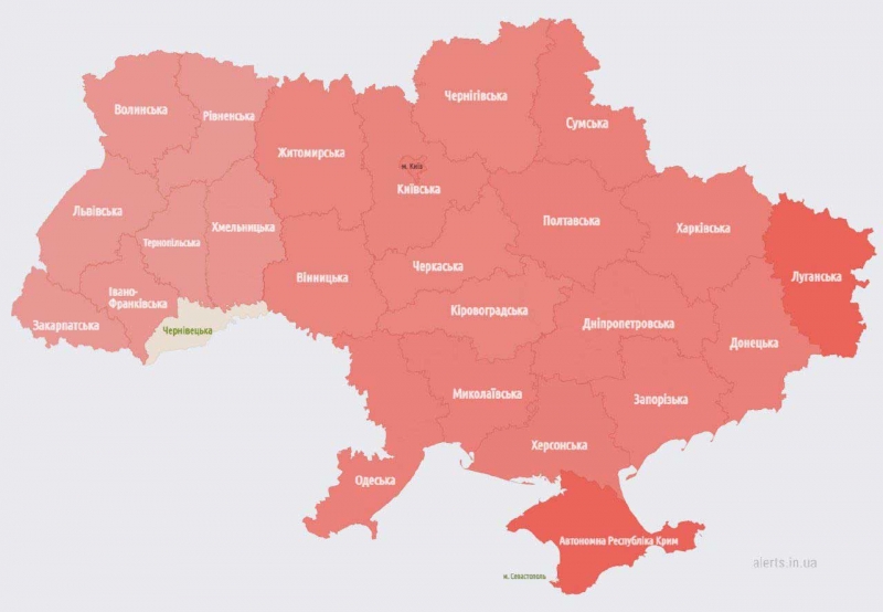 Ворог почав масований обстріл України: в більшості областей оголошено повітряну тривогу