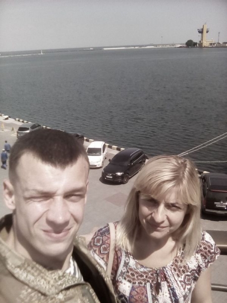 «Вже 9 місяців сина немає, та я все одно телефоную йому»: мама загиблого у Маріуполі морпіха, нареченого «Пташки»