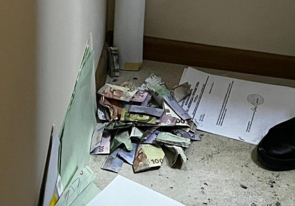 На Одесской таможне без взяток не пропускали в Украину даже генераторы: деньги прятали в туалете
