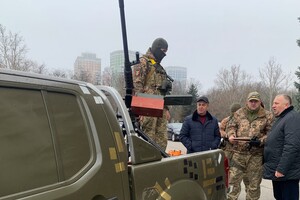 Аграрии Одесской области передали подразделениям ПВО тепловизоры и пикап