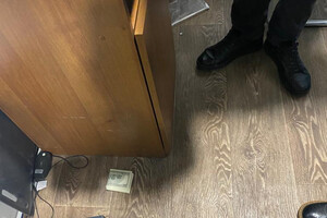 На Одесской таможне без взяток не пропускали в Украину даже генераторы: деньги прятали в туалете