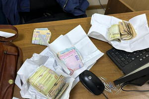На Одесской таможне без взяток не пропускали в Украину даже генераторы: деньги прятали в туалете