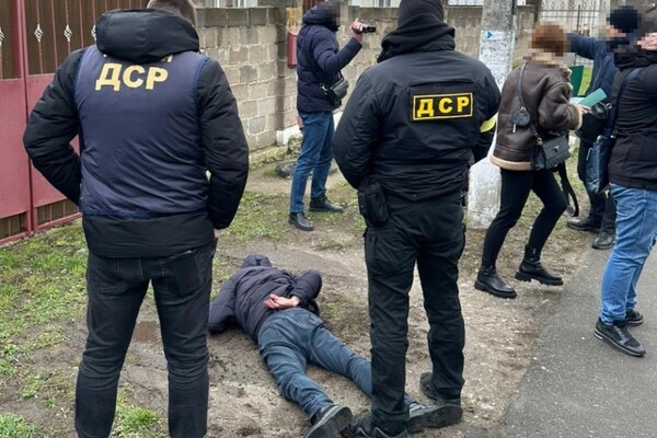 2 700 долларов за МАФ: в Одессе на взятке погорел чиновник поселковой администрации