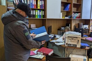 В Одессе разоблачили мошенника, вымогавшего деньги с моряков: во время побега он выпрыгнул из окна 