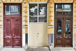 Одесситы сами восстановили дверь доходного дома Навроцкого