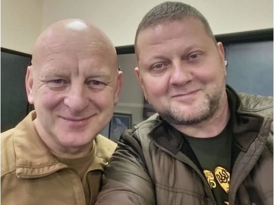 Диктатору білорусі варто «напрягтися»: Залужний зустрівся з «білоруським Черчілем»