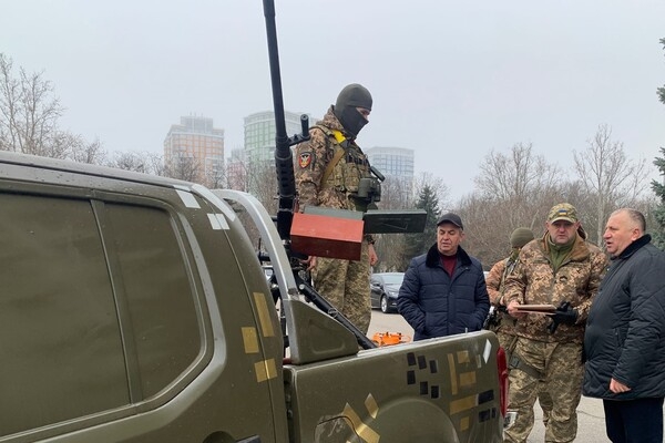Аграрии Одесской области передали подразделениям ПВО тепловизоры и пикап