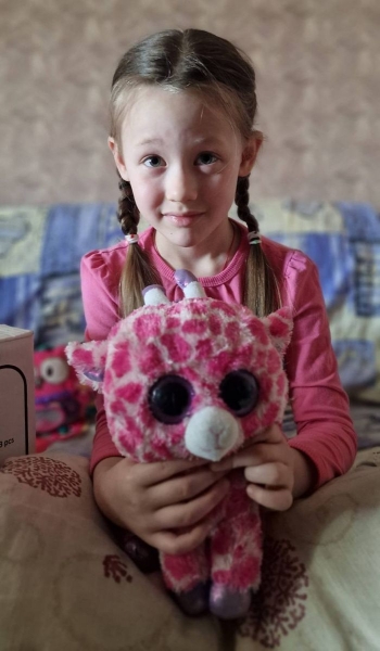 «Еля жила у цьому жаху майже десять місяців, і у неї не витримало серце»: подробиці смерті 6-річної дитини в Авдіївці