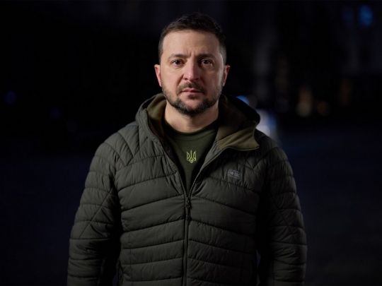 «Нам усе ще може бути темно, гучно й складно. Але нам точно вже ніколи не буде страшно. І ніколи не буде соромно», — Зеленський у новорічному зверненні