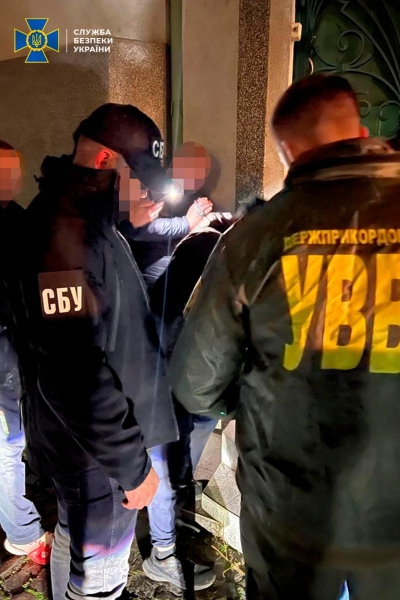 У Закарпатті прикордонник налагодив бізнес на «ухилянтах», але втрутилася СБУ (фото)