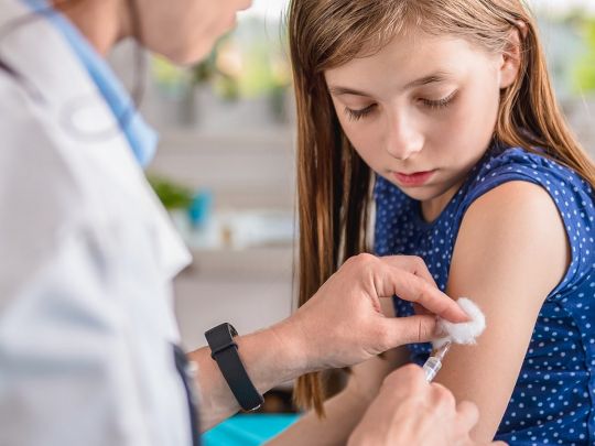 Вакцинація викликає аутизм у дітей: лікарка розвіяла міфи про щеплення
