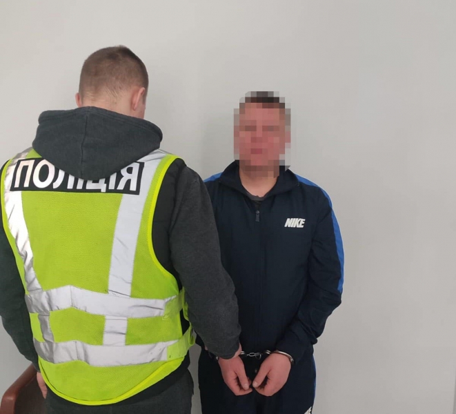 В Україні поліція почала відловлювати любителів новорічних феєрверків: перші затримання — у Києві та Вінниці (фото, відео)