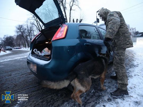 В урядовому кварталі Києва посилено заходи безпеки: перевіряють документи та автомобілі (фото)