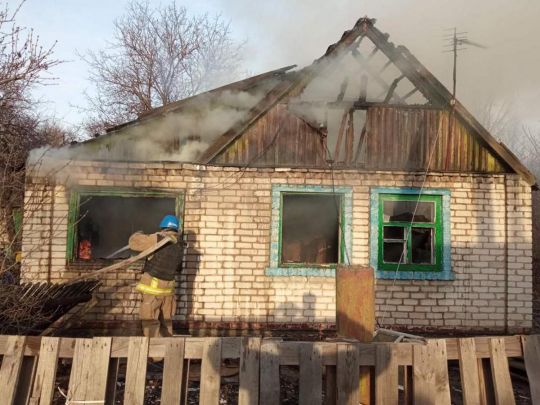 Зруйновано автовокзал та церкву, є поранені: у мережі показали наслідки нічного обстрілу Дружківки (фото)