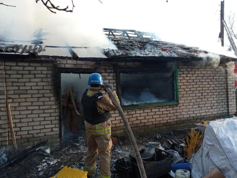 Зруйновано автовокзал та церкву, є поранені: у мережі показали наслідки нічного обстрілу Дружківки (фото)