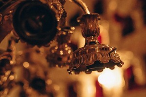 В Одесском оперном театре сняли люстру