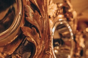 В Одесском оперном театре сняли люстру