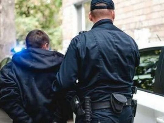 Затримання силою за відмову від отримання повістки — незаконне: адвокат пояснив, що робити в таких випадках