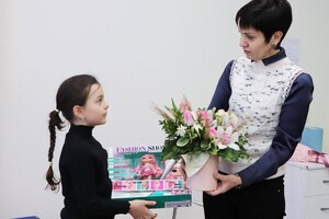 Незламна: как сейчас живет маленькая Александра Паскаль, потерявшая ножку после обстрела в Затоке