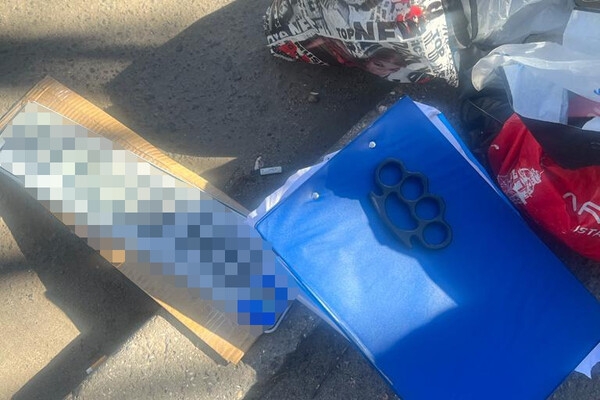 Ждали у почты: в Одесской области полицейские вымогали 10 000 долларов у распространителей наркотиков 