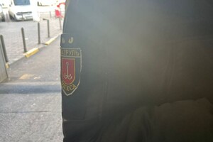 В Одессе задержали мужчину, который притворялся патрульным и терроризировал продавца