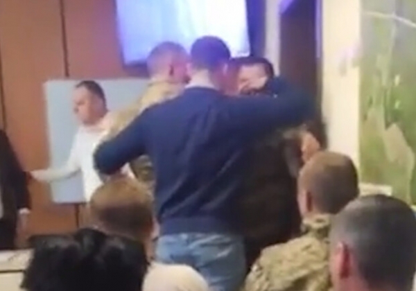 Сын мэра Березани под Киевом ударил военного кулаком и обозвал его "чучелом"
