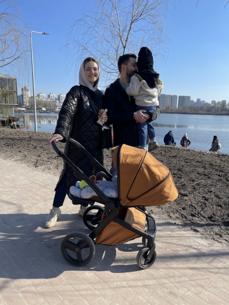 «Чоловік благав мене виїхати, наші стосунки зіпсувалися»: Віра Кекелія про перші місяці війни та народження другої дитини