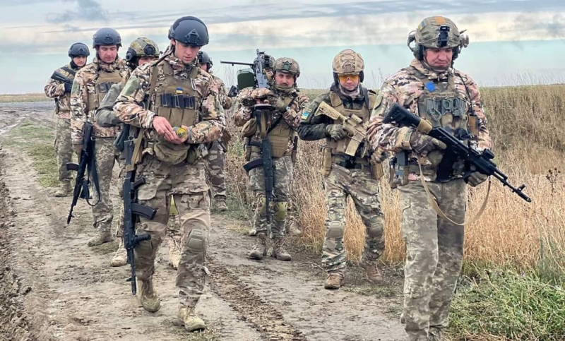 «Як тільки закінчиться війна й історики отримають доступ до певних документальних джерел, багато легенд просто будуть зруйновані», — Віктор Муженко