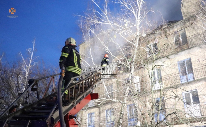 Троє людей загинули внаслідок атаки дрона-камікадзе на гуртожитки ліцею під Києвом (фото)
