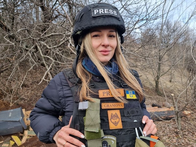 «Вибухова хвиля підняла жінку у повітря й викинула з квартири»: військкор Олена Грамова про роботу у Краматорську