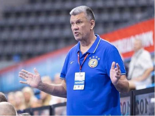 Відомий тренер помер перед початком матчу української суперліги