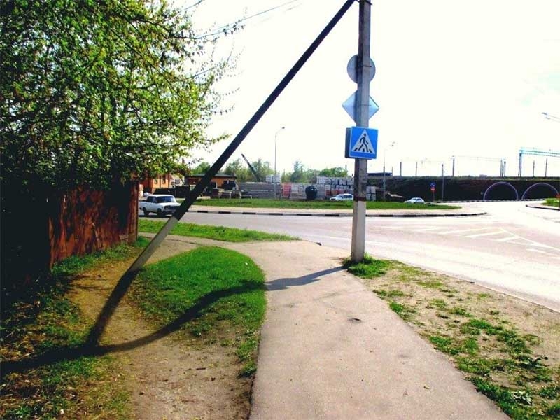 «Ворота до пекла»: чому не можна проходити під стовпами у вигляді літери «Л»