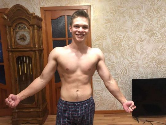 «За кілька хвилин до самогубства син написав мамі смс: «Вибач за це…», — батько 18-річного курсанта, який застрелився на посту