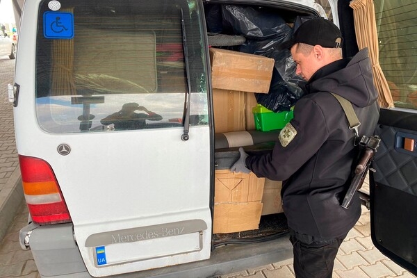 На границе в Одесской области у мужчины обнаружили скрипку Страдивари