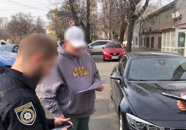 В Одессе будут судить парня, который продавал несуществующие бронежилеты для ВСУ