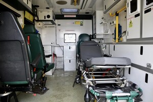 Генератор и автомобиль скорой помощи: больница Одесской области получила помощь