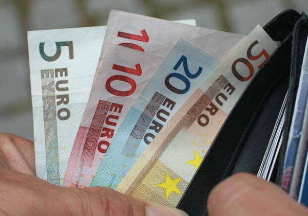 Курс валют в Украине 11 апреля 2023: сколько стоит доллар и евро