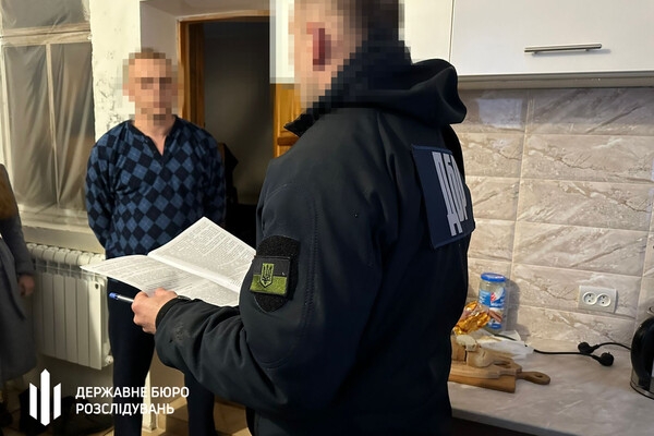 В Одесской области разоблачили чиновника воинской части, который отбирал у солдат боевые доплаты
