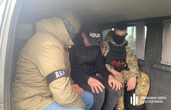 Тікали в гідрокостюмах: злочинна група переправляла ухилянтів за кордон