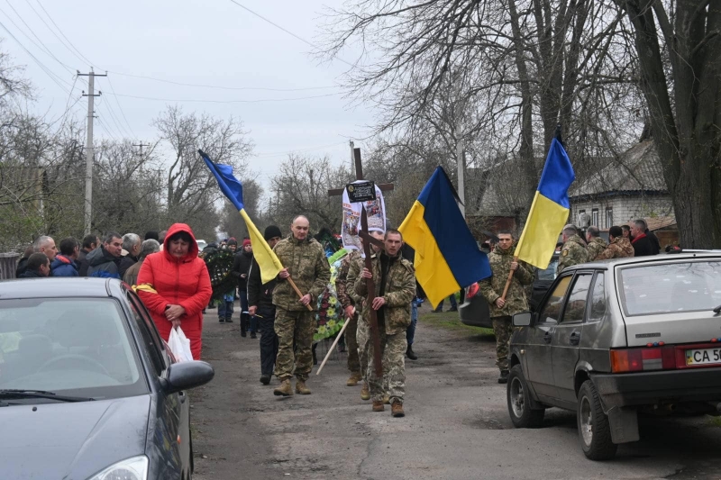 «У Криму не перейшов на бік окупантів»: на війні обірвалось життя героя з Черкащини